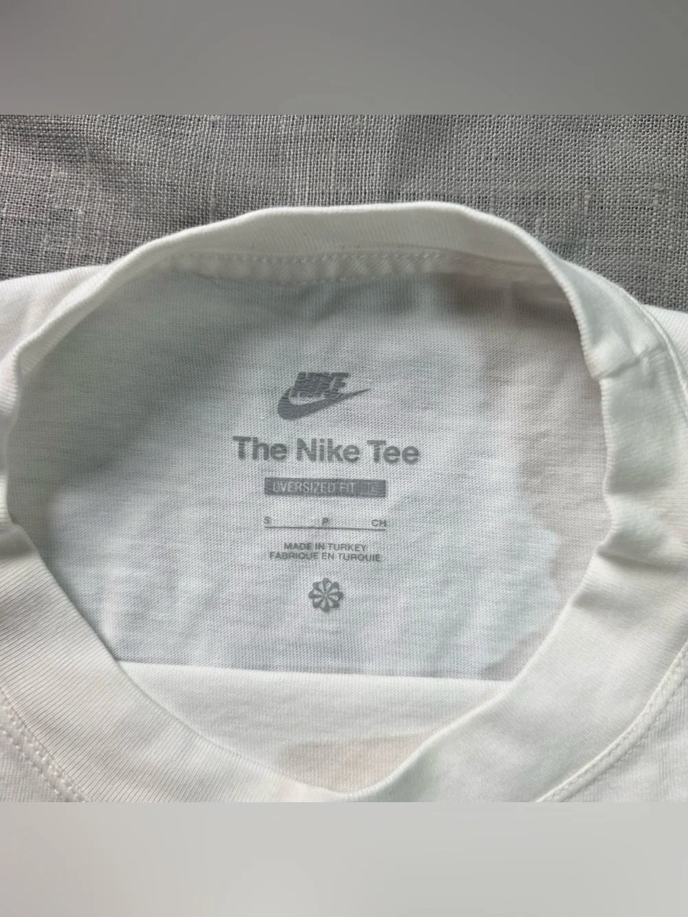 Nike Air Spray Paint Big Swoosh Graffiti Long Sleeve Shirt White Mens Small Over